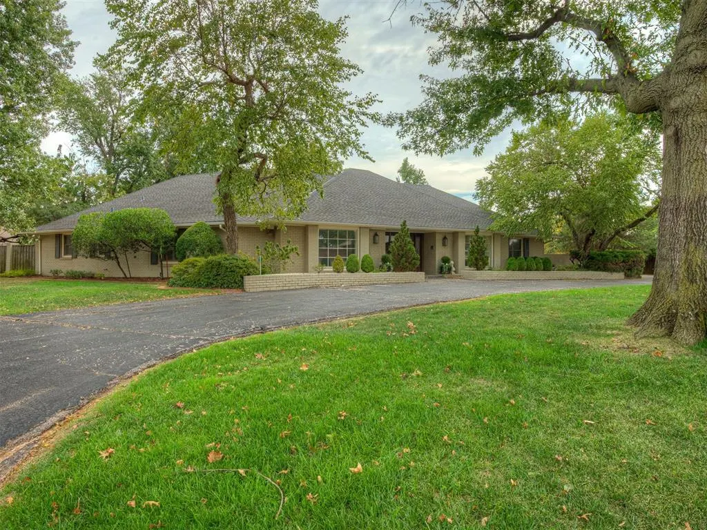 Photo 2 — 8622 Waverly Avenue, Oklahoma City, OK 73120