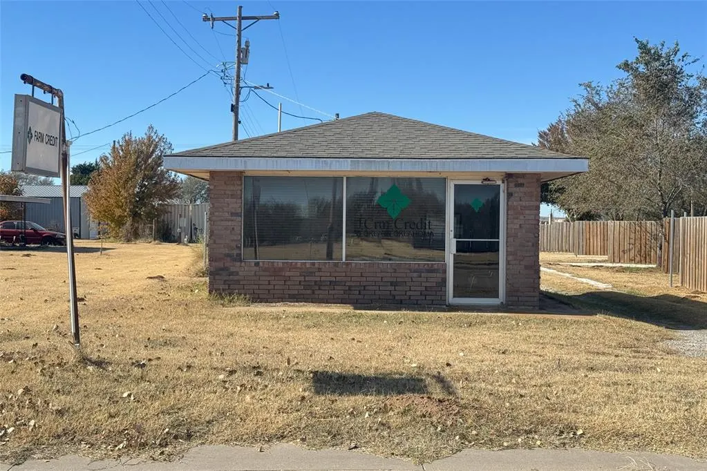 Front exterior — 415 N Broadway Street, Taloga, OK 73667