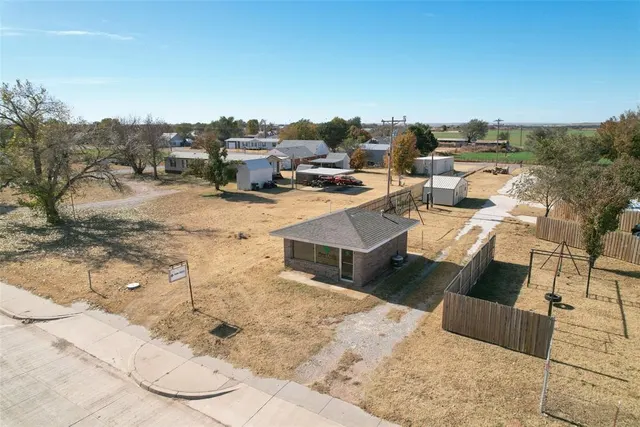 Photo 4 — 415 N Broadway Street, Taloga, OK 73667