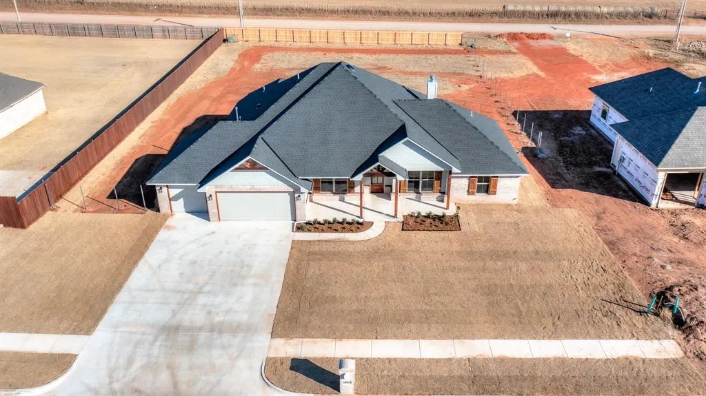 Photo 2 — 1060 Maverick Pass, Piedmont, OK 73078