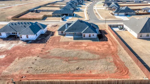 Photo 4 — 1060 Maverick Pass, Piedmont, OK 73078