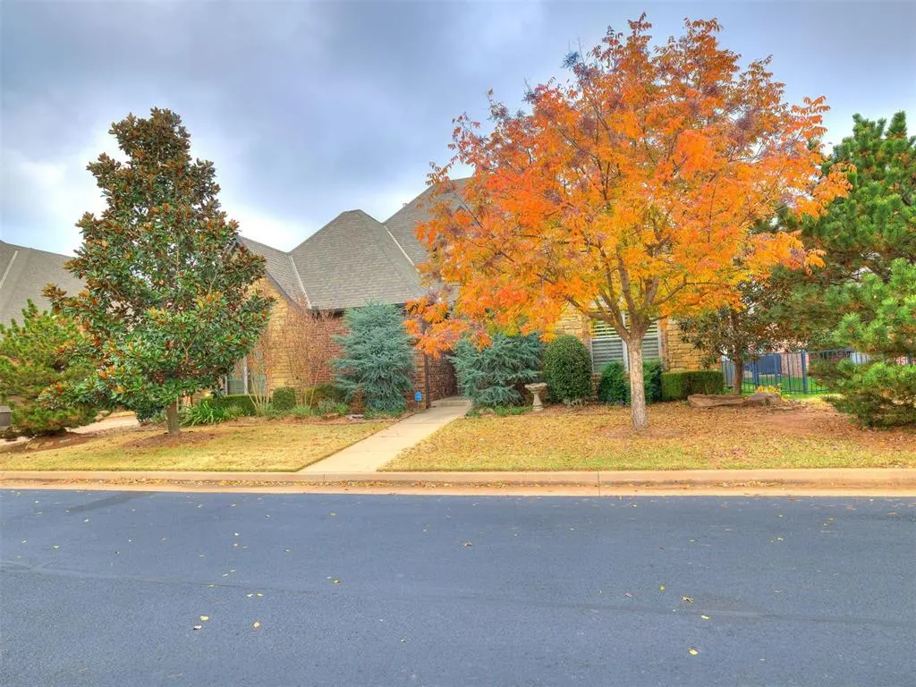 Photo 3 — 1119 Villas Creek Drive, Edmond, OK 73003
