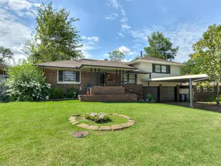 Sold home at 124 W Coe Drive