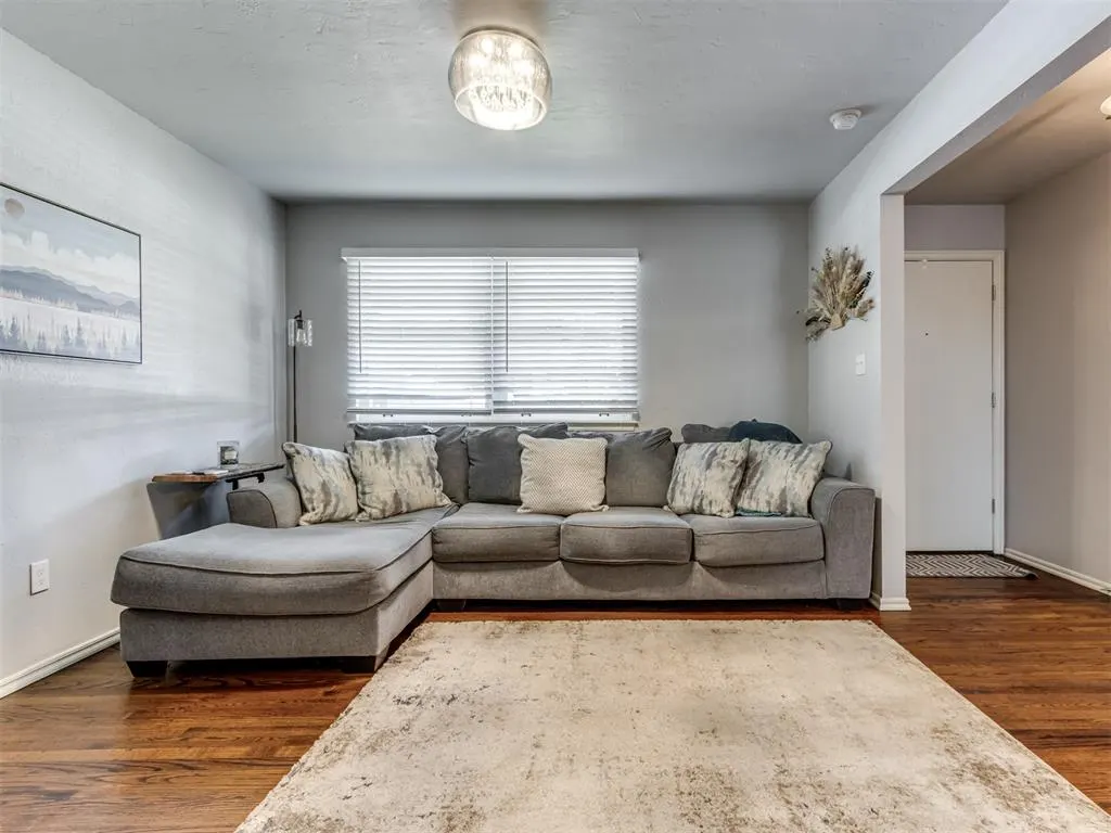 Photo 8 — 124 W Coe Drive, Midwest City, OK 73110