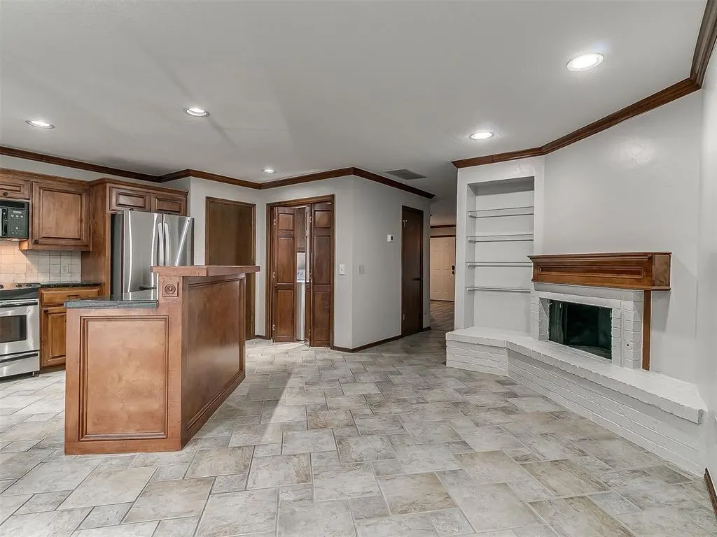 Photo 9 — 6325 N Villa Avenue 110, Oklahoma City, OK 73112