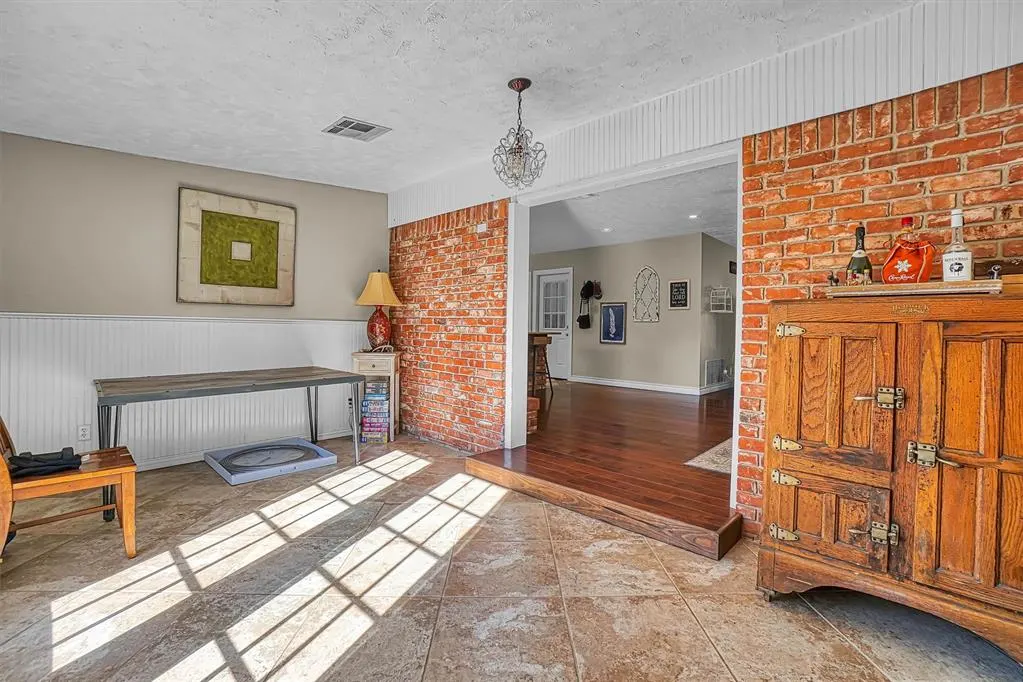 Photo 13 — 304 N Cardinal Circle, Altus, OK 73521