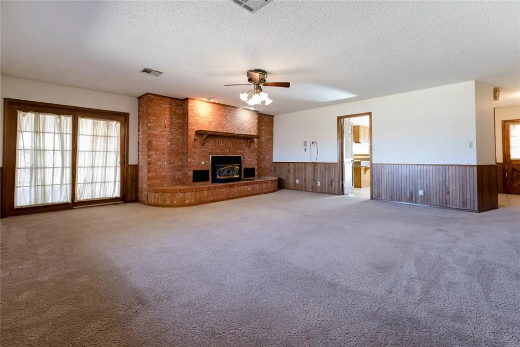Photo 8 — 1421 W B Avenue, Elk City, OK 73644