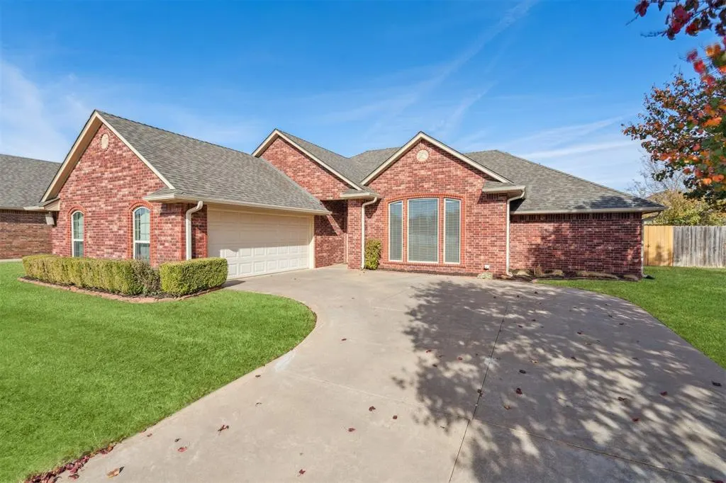 Front exterior — 2129 W Mallard Drive, Duncan, OK 73533