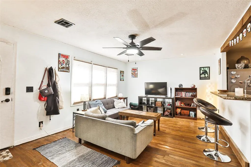 Photo 4 — 2333 NW 37th Street, Oklahoma City, OK 73112