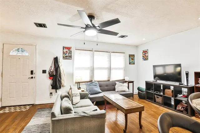 Photo 6 — 2333 NW 37th Street, Oklahoma City, OK 73112