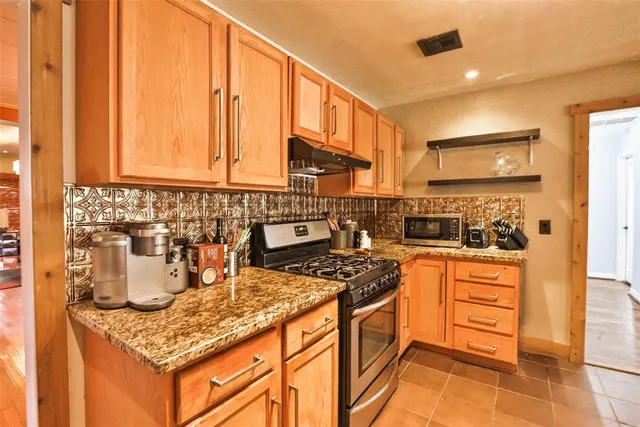 Photo 8 — 2333 NW 37th Street, Oklahoma City, OK 73112