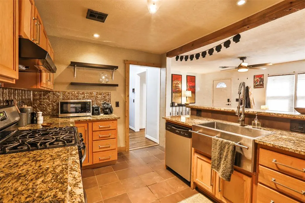 Photo 9 — 2333 NW 37th Street, Oklahoma City, OK 73112