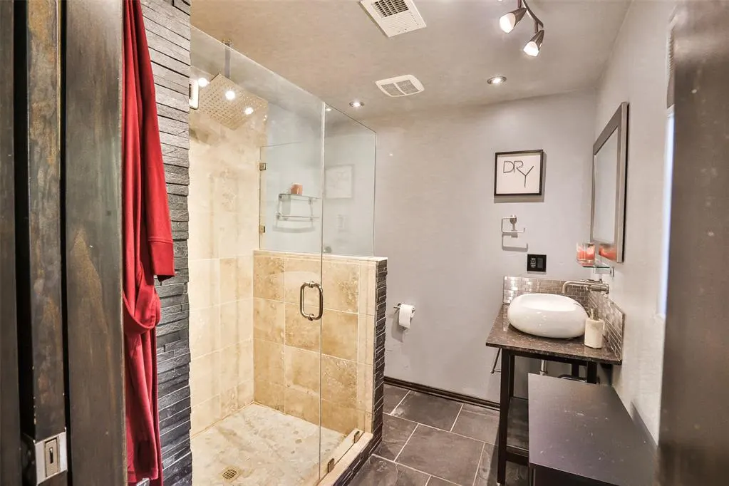 Photo 17 — 2333 NW 37th Street, Oklahoma City, OK 73112