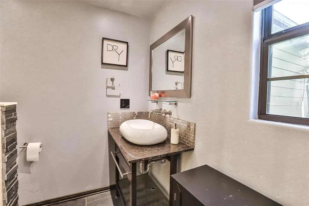 Photo 18 — 2333 NW 37th Street, Oklahoma City, OK 73112