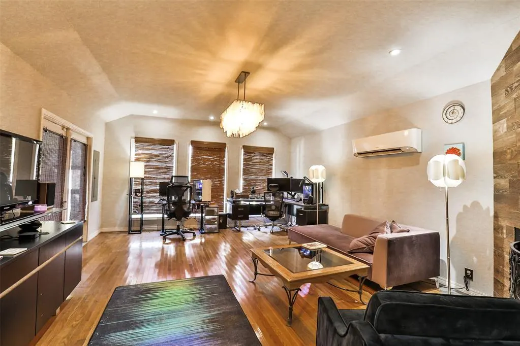Photo 26 — 2333 NW 37th Street, Oklahoma City, OK 73112
