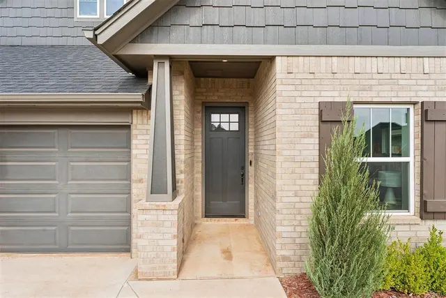 Photo 4 — 2317 E Preserve Edge Drive, Edmond, OK 73034