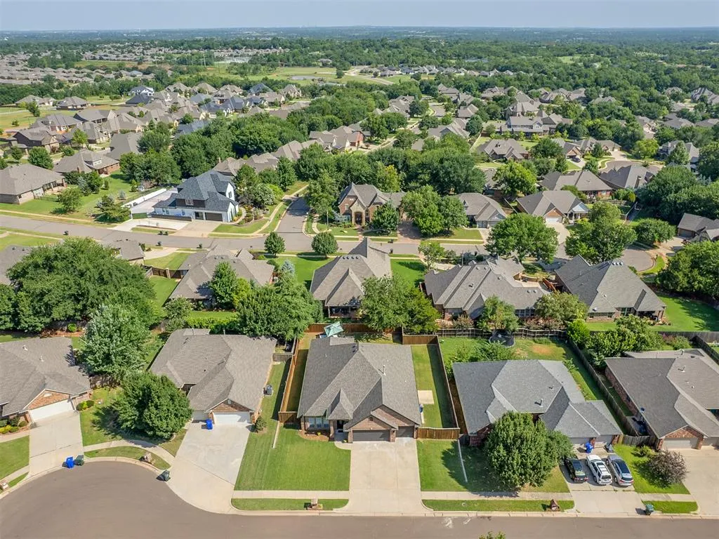 Photo 4 — 1806 Barrington Drive, Norman, OK 73071