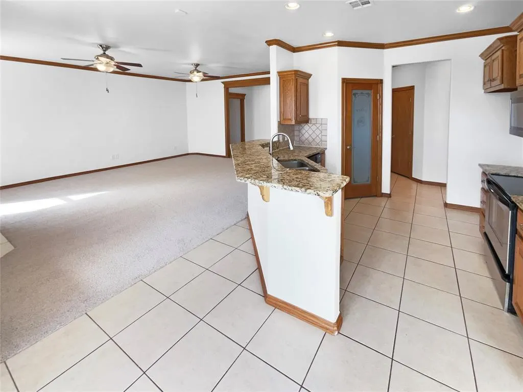 Photo 11 — 1306 Songbird Lane, Blanchard, OK 73010