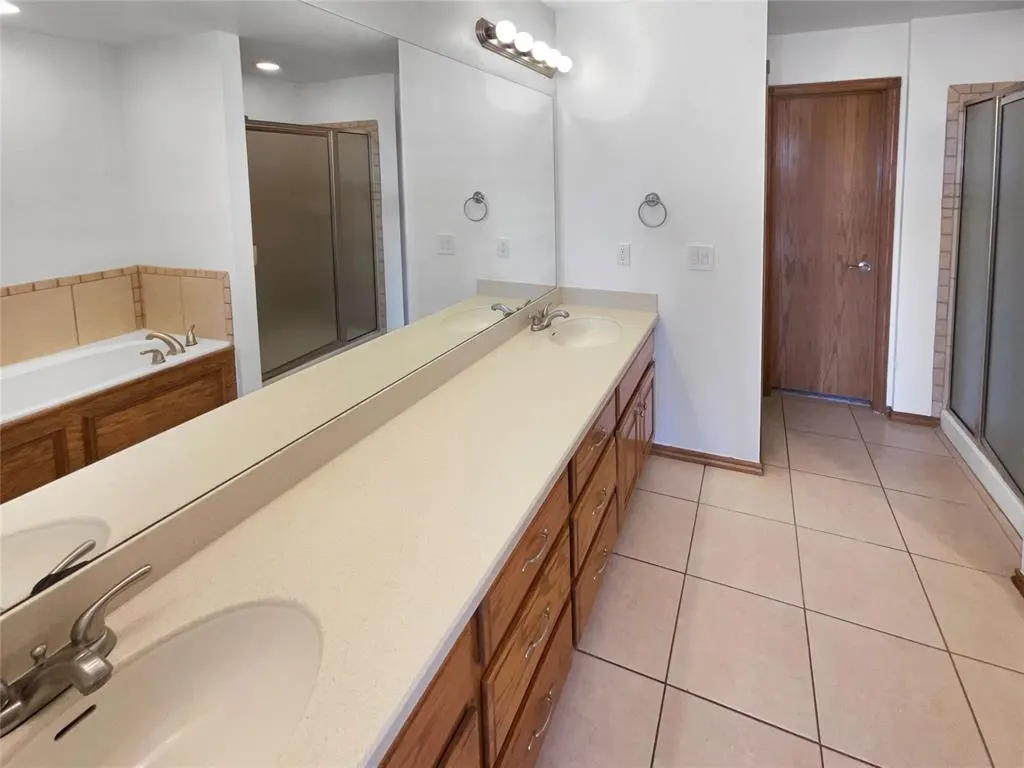 Photo 13 — 1306 Songbird Lane, Blanchard, OK 73010