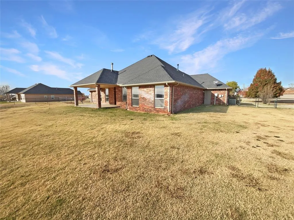 Photo 15 — 1306 Songbird Lane, Blanchard, OK 73010