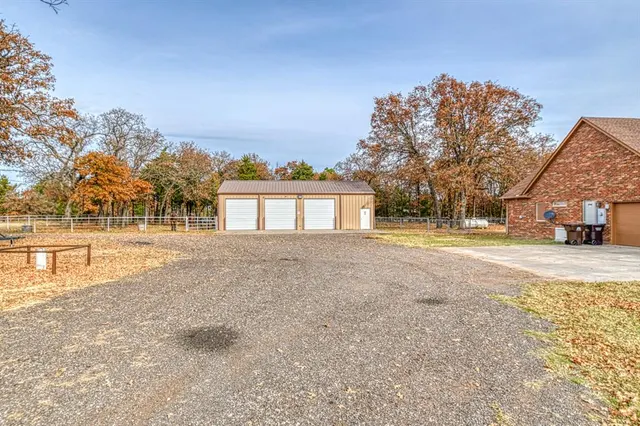 Photo 5 — 17935 Fishmarket Road, McLoud, OK 74851