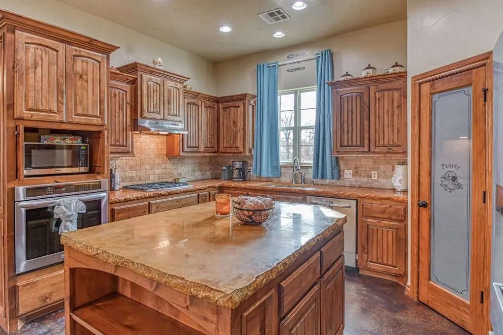 Photo 22 — 17935 Fishmarket Road, McLoud, OK 74851
