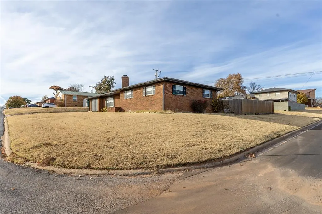 Photo 32 — 921 E Huber Avenue, Weatherford, OK 73096