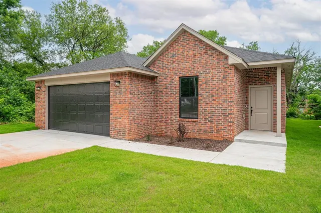 Photo 2 — 128 E 7th Street, Arcadia, OK 73007