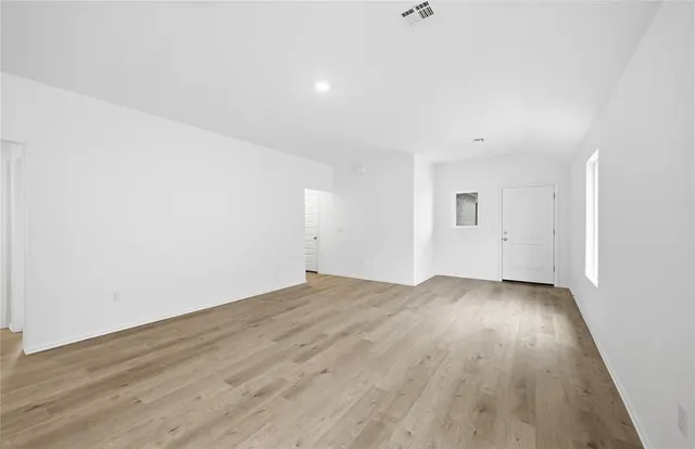 Photo 4 — 10309 Big Blue Drive, Oklahoma City, OK 73131