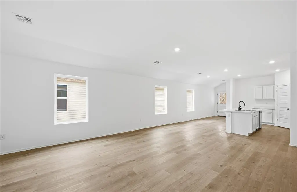 Photo 5 — 10309 Big Blue Drive, Oklahoma City, OK 73131