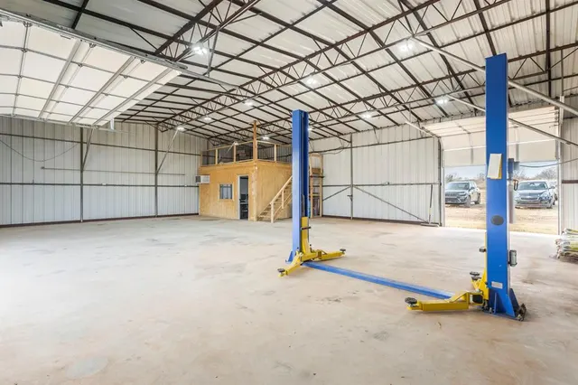 Photo 6 — 1057 County Street 2937, Tuttle, OK 73089