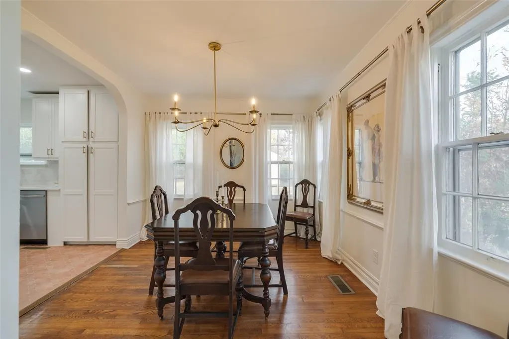 Photo 10 — 1125 Woodlawn Place, Oklahoma City, OK 73118