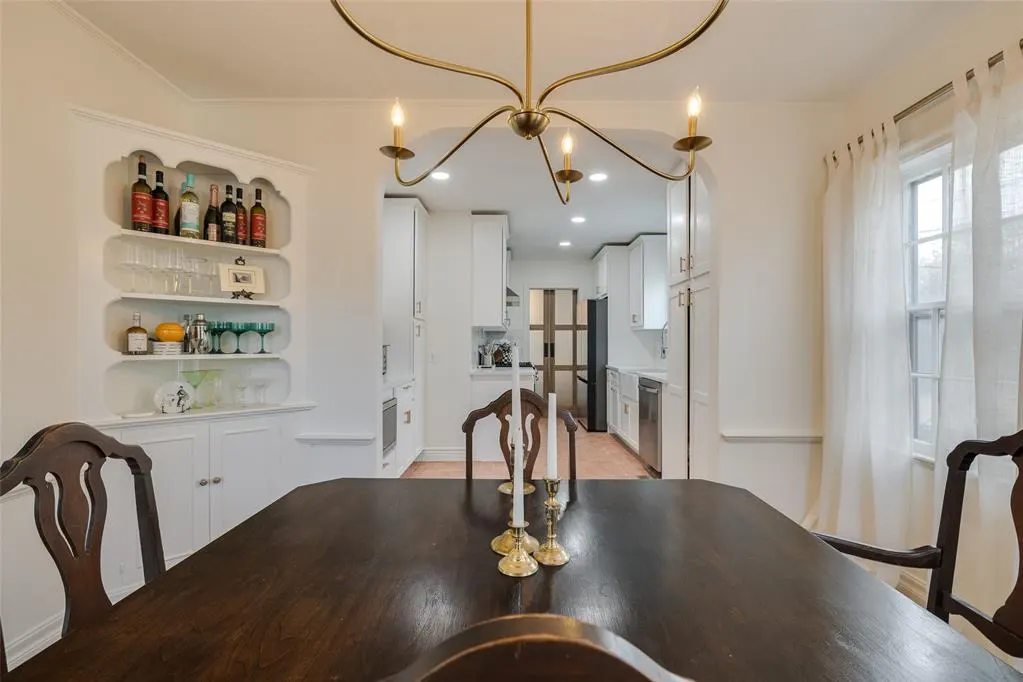 Photo 12 — 1125 Woodlawn Place, Oklahoma City, OK 73118