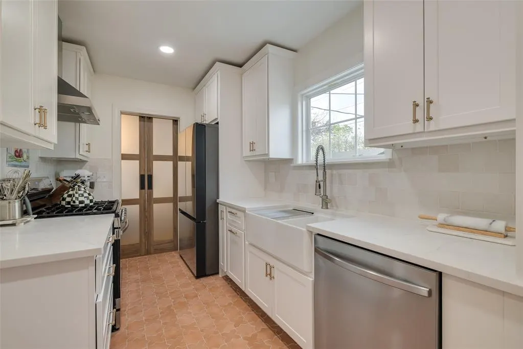 Photo 13 — 1125 Woodlawn Place, Oklahoma City, OK 73118