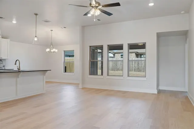 Photo 5 — 280 Woodrock Street, Harrah, OK 73045
