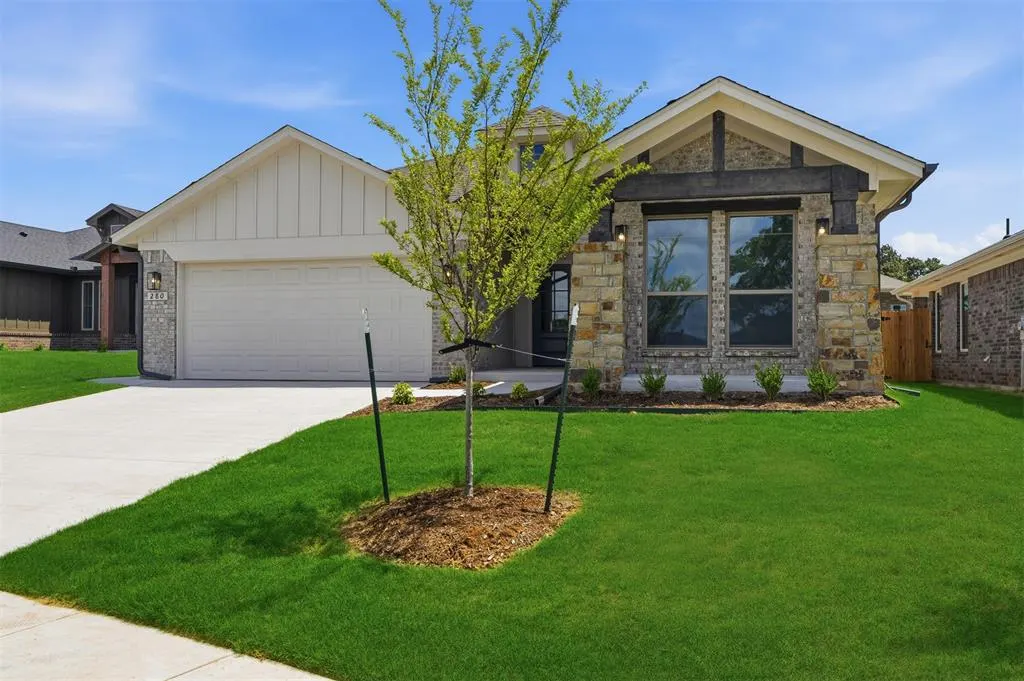 Photo 2 — 280 Woodrock Street, Harrah, OK 73045
