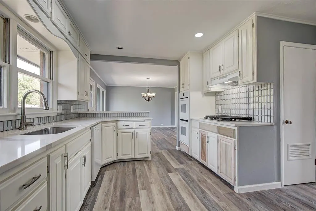 Photo 7 — 2906 W Broadway Avenue, Enid, OK 73703