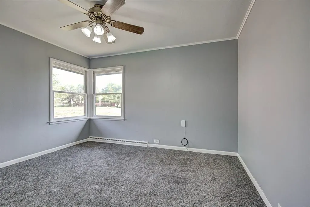 Photo 13 — 2906 W Broadway Avenue, Enid, OK 73703