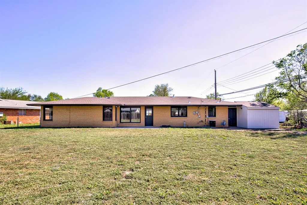Photo 24 — 2906 W Broadway Avenue, Enid, OK 73703