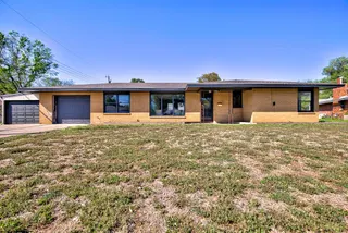 Sold home at 2906 W Broadway Avenue