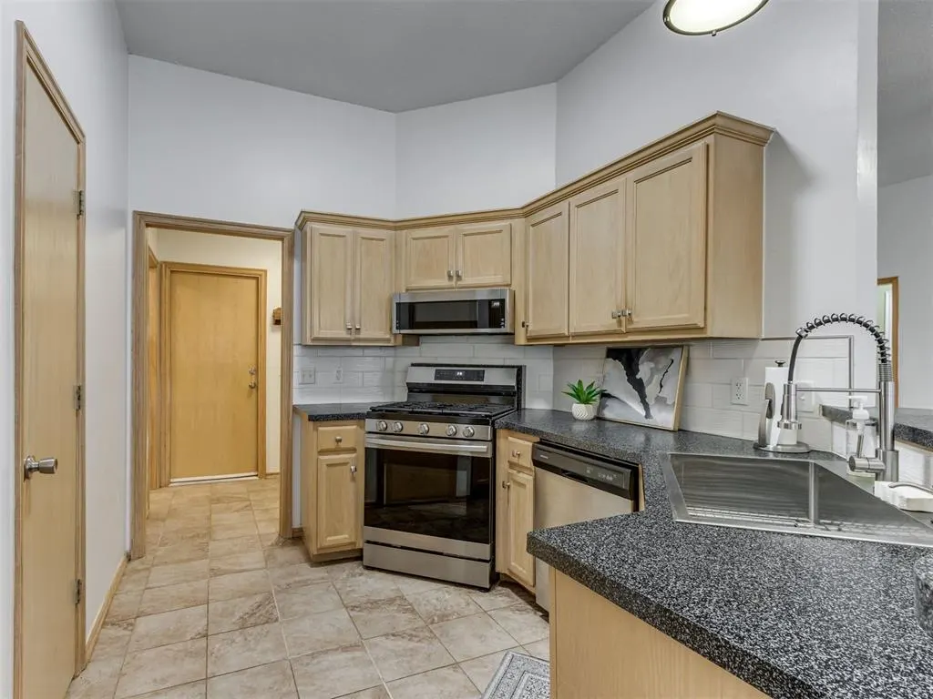Photo 14 — 8513 Jenny Lane, Oklahoma City, OK 73135