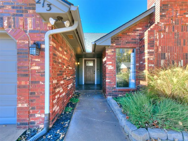 Front exterior — 213 N Rockypoint Drive, Edmond, OK 73003
