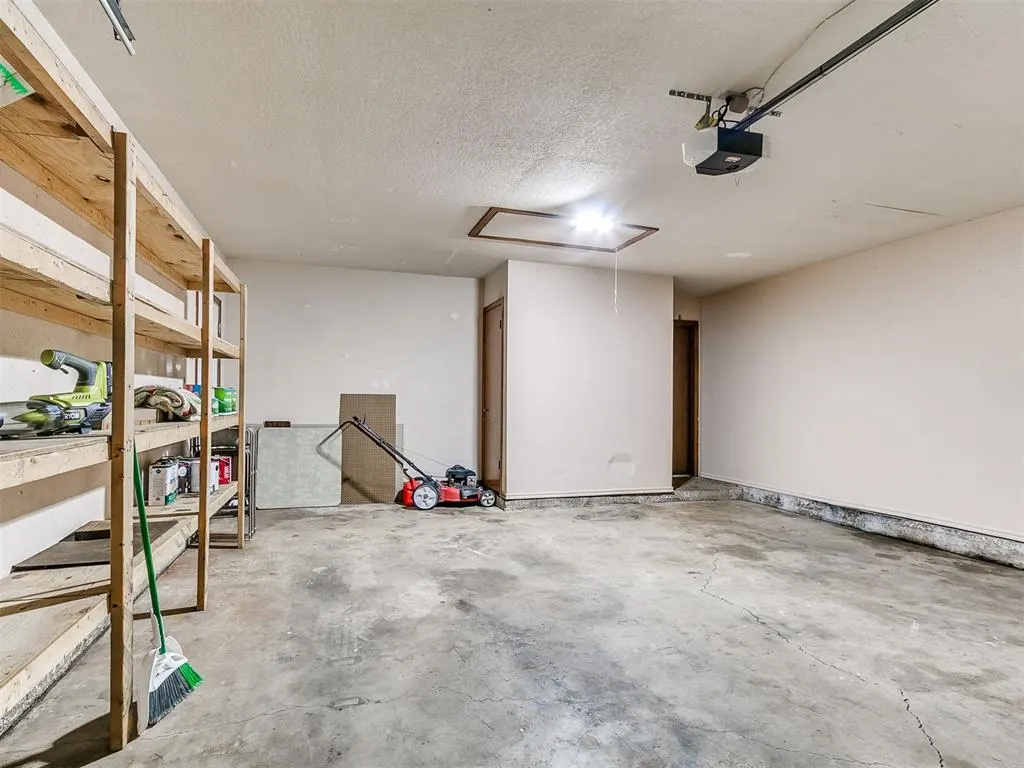 Photo 34 — 213 N Rockypoint Drive, Edmond, OK 73003
