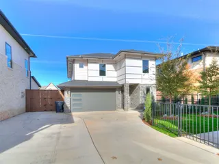 Sold home at 913 NW 43rd Street