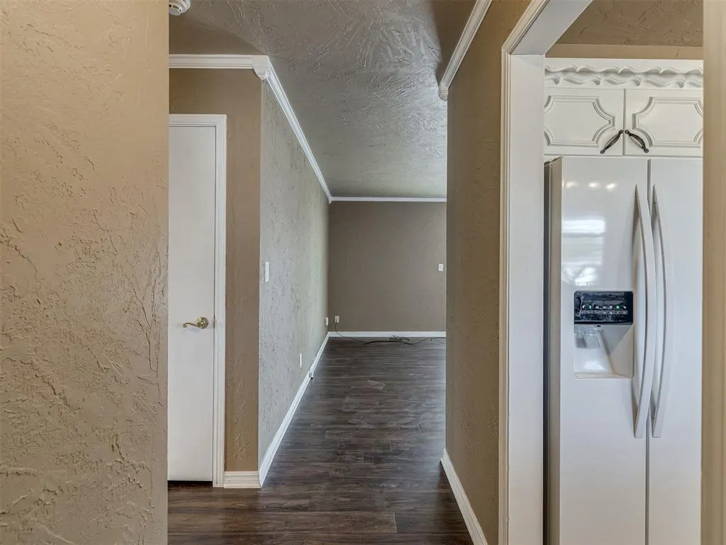 Photo 5 — 1001 SW 67th Place, Oklahoma City, OK 73139