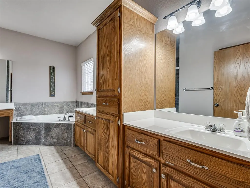 Photo 14 — 4400 NE 84th Avenue, Norman, OK 73026