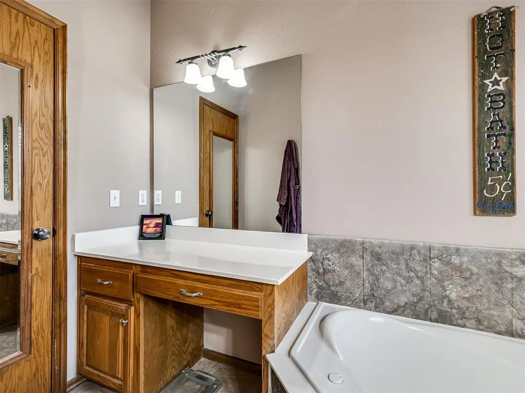 Photo 16 — 4400 NE 84th Avenue, Norman, OK 73026