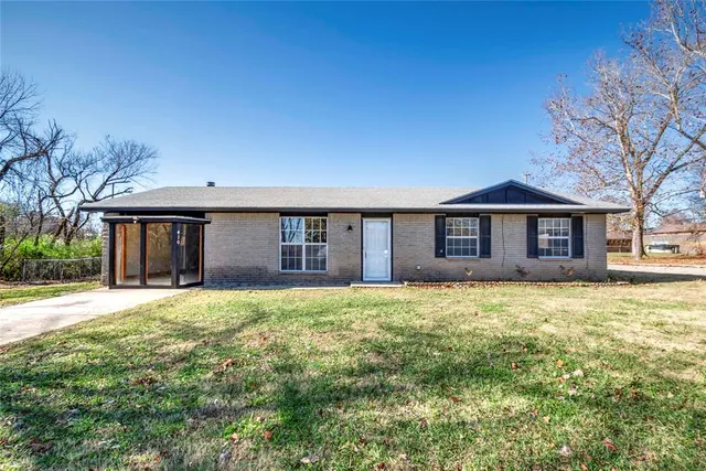 Front exterior — 410 N Flanagan Avenue, Stroud, OK 74079