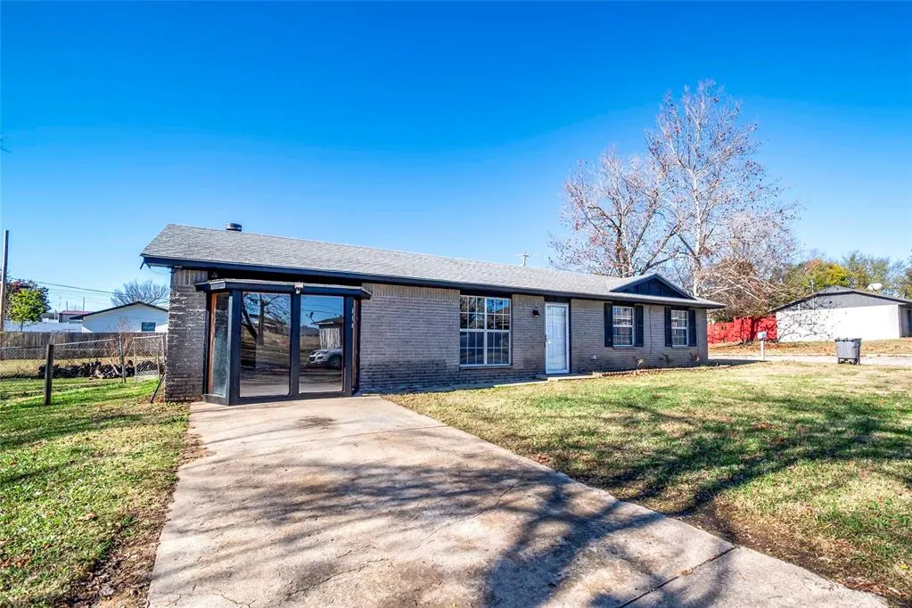 Photo 2 — 410 N Flanagan Avenue, Stroud, OK 74079
