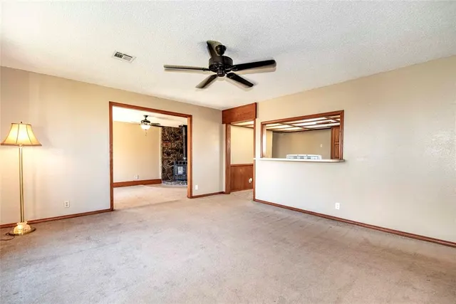 Photo 3 — 410 N Flanagan Avenue, Stroud, OK 74079